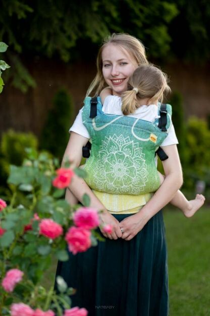 Sibillinya Light Green, NATIGO nosidełko ergonomiczne  [70% bawełna, 30% konopie]